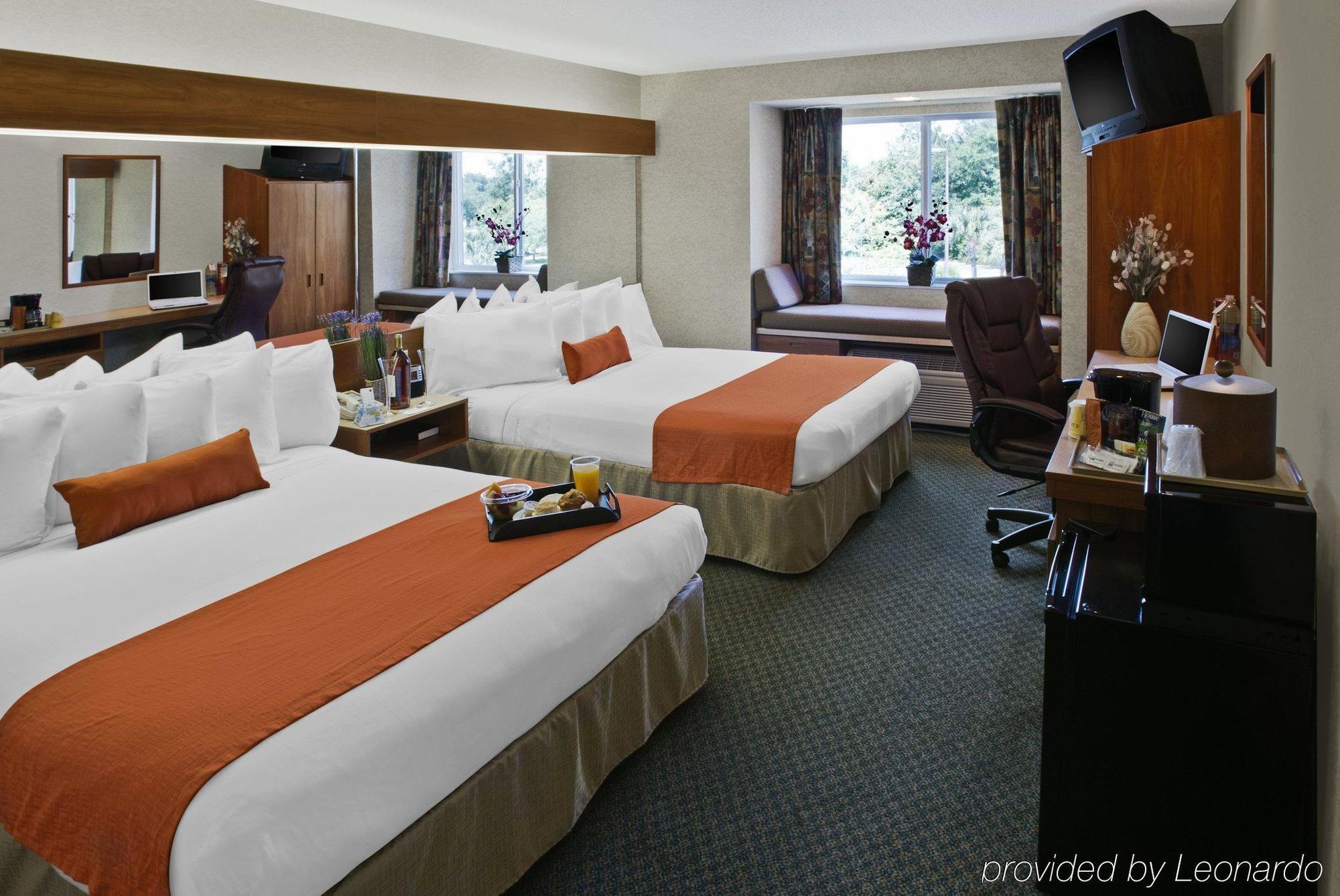 Microtel Inn & Suites By Wyndham Brunswick Pokoj fotografie