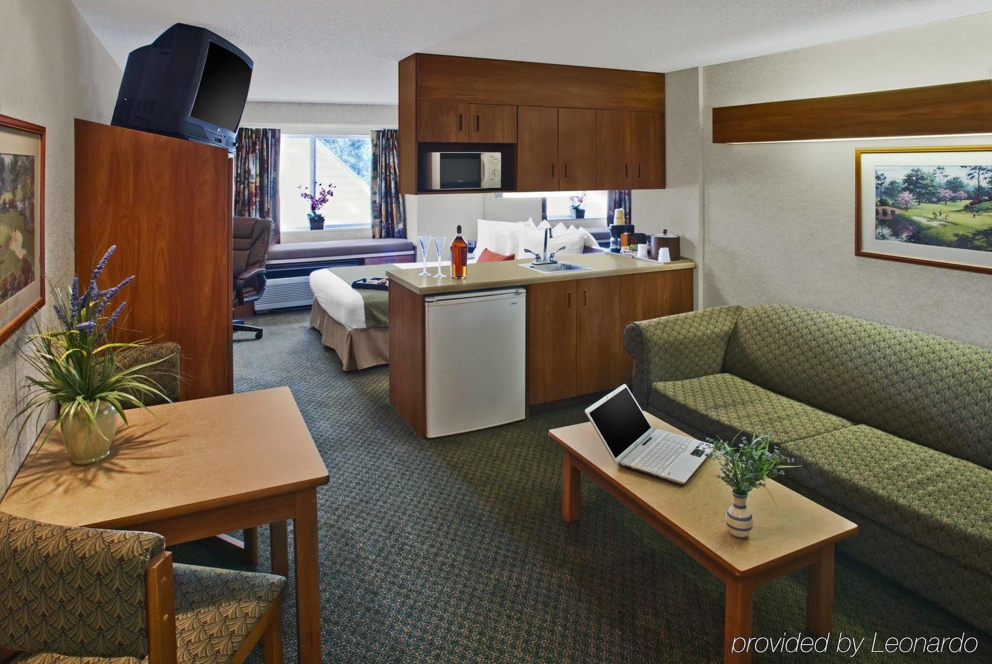 Microtel Inn & Suites By Wyndham Brunswick Pokoj fotografie